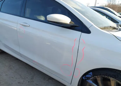 2015 Chrysler 200 S z USA, uszkodzony, nr VIN 1C3CCCDG5FN618122